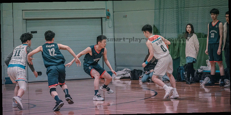 云开APP订阅功能上线的抽象界面，橙色光效与深蓝面板构成对比